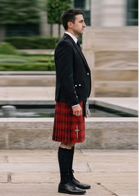 Traditional_Aberdeen_Football_Club_Tartan_2892_Kilt_and_Argyle_Jacket_Kilt_Outfit_right_image
