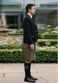 Traditional_Auld_Scotland_Tartan_7303_Kilt_and_Argyle_Jacket_Kilt_Outfit_right_image