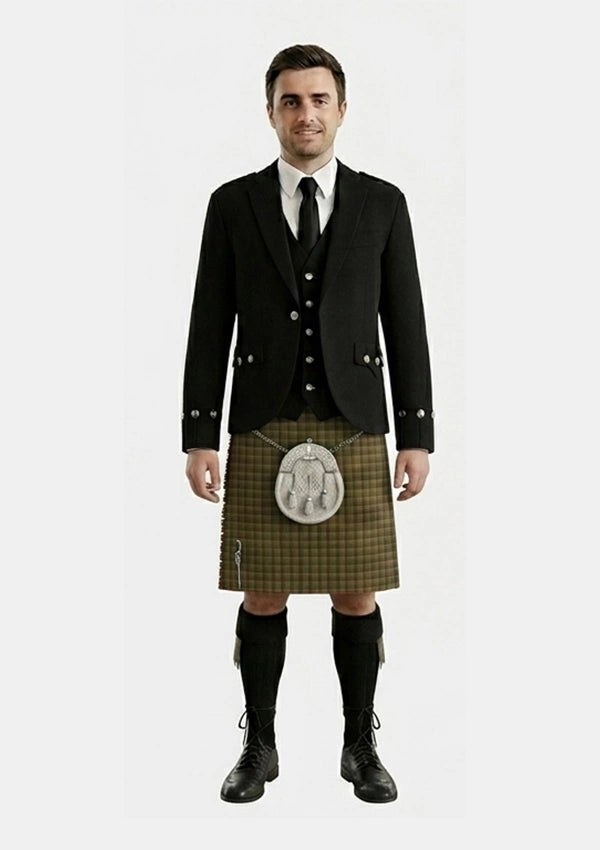Traditional_Braveheart_tartan_7025_Kilt_and_Argyle_Jacket_Kilt_Outfits_front_image