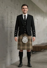 Traditional_Brodie_Hunting_Weathered_Tartan_Kilt_and_Argyle_Jacket_Kilt_Outfit_front_image