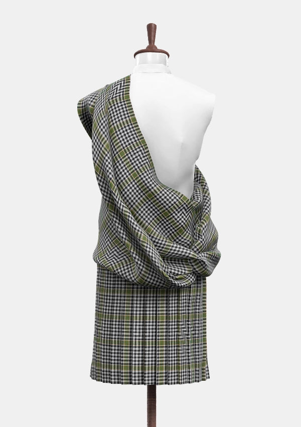 Traditional_Burns_tartan_1736_Great_Kilt_back_image