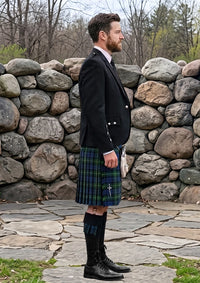 Traditional_Campbell_of_Loudoun_Tartan_4436_Kilt_and_Argyle_Jacket_Kilt_Outfit_right_image
