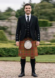 Traditional_Chattan_tartan_1625_Kilt_and_Argyle_Jacket_Kilt_Outfit_front_image