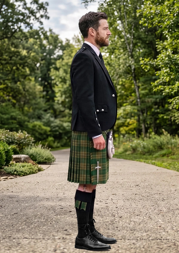 Traditional_Fitzsimmons_Tartan_7266_Kilt_and_Argyle_Jacket_Kilt_Outfit_right_image
