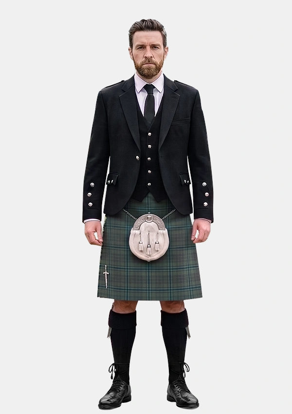 Traditional_Giants_Causeway_Tartan_10430_Kilt_and_Argyle_Jacket_Kilt_Outfits_front_image