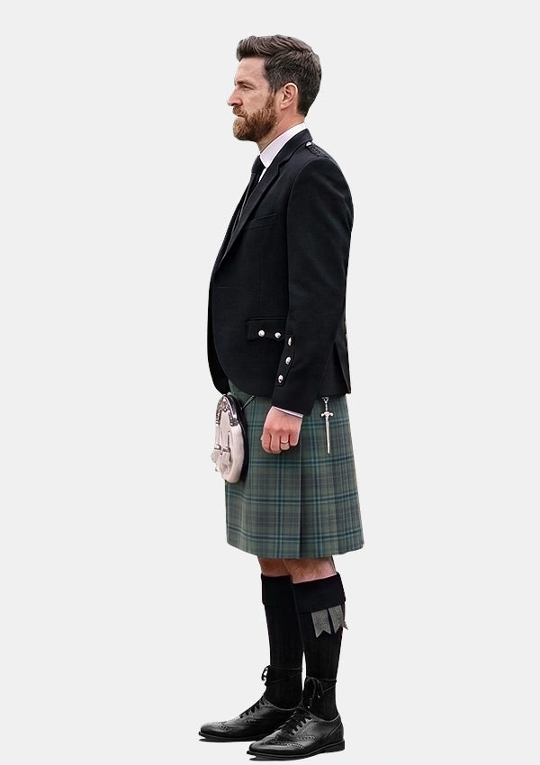 Traditional_Giants_Causeway_Tartan_10430_Kilt_and_Argyle_Jacket_Kilt_Outfits_left_image