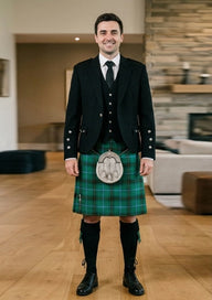 Traditional_Henderson_Kilt_and_Argyle_Jacket_Kilt_Outfit_front_image