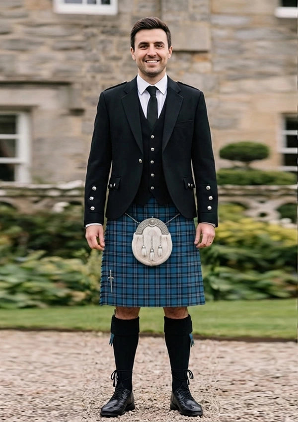 Traditional_Laidlaw_s_Highland_Drovers_6729_Kilt_and_Argyle_Jacket_Kilt_Outfit_front_image