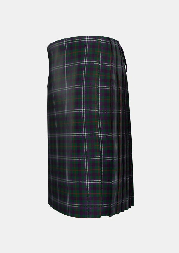 Traditional_MacGlynn_Tartan_6083_kilt_left_image_with_pleated_design_and_adjustable_buckles_for_men