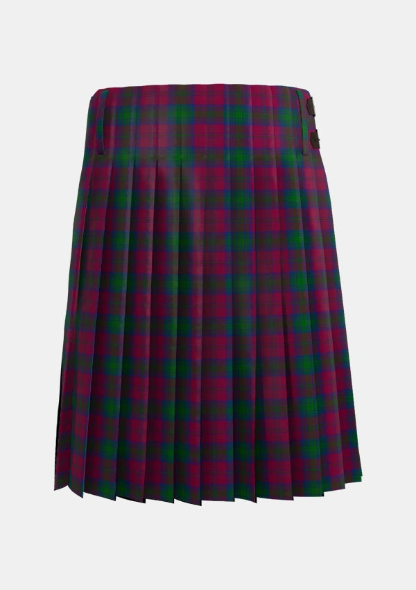 Traditional_McGlynn_Tartan_6020_kilt_back_image_with_pleated_design_and_adjustable_buckles_for_men