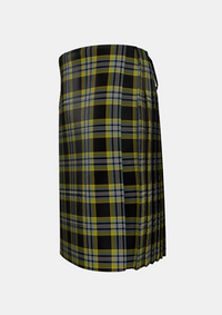 Traditional_McIntyre_Collegium_tartan_left_image_with_pleated_design_and_adjustable_buckles_for_men