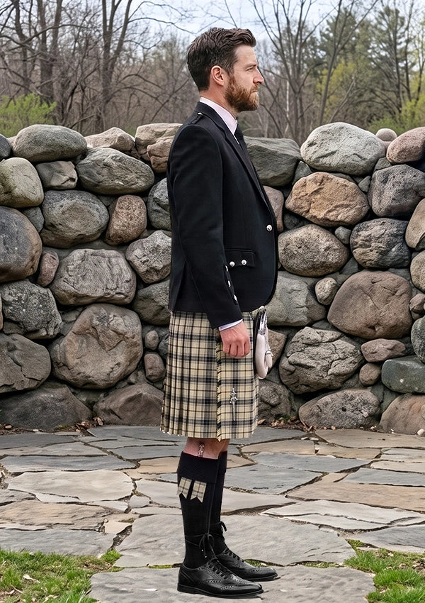 Traditional_New_Forest_Winter_Tartan_Kilt_and_Argyle_Jacket_Kilt_Outfit_right_image