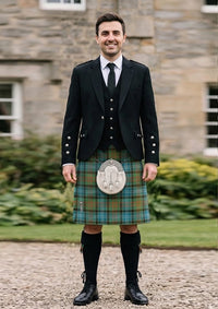 Traditional_Paisley_tartan_640_Kilt_and_Argyle_Jacket_Kilt_Outfit_front_image