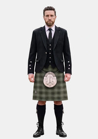 Traditional_Saunders_Tartan_10109_Kilt_and_Argyle_Jacket_Kilt_Outfits_front_image