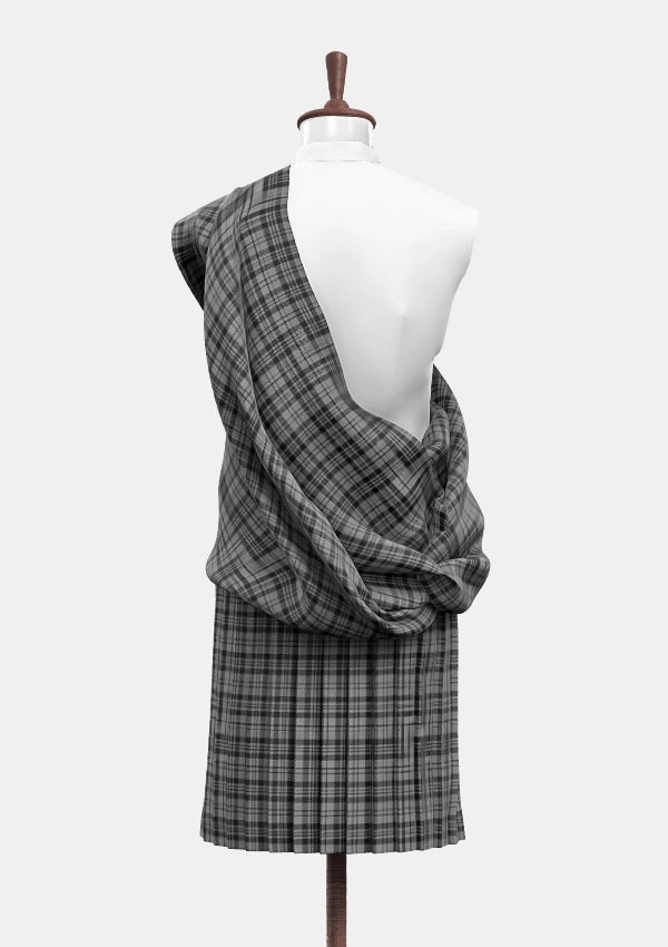 Traditional_Scott_Black_and_Grey_Tartan_1287_Great_Kilt_back_image