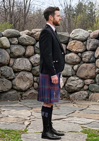 Traditional_Selkirk_Tartan_2304_Kilt_and_Argyle_Jacket_Kilt_Outfit_right_image