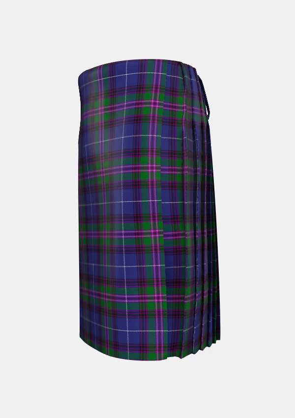 Traditional_Spirit_of_Bannockburn_tartan_left_image_with_pleated_design_and_adjustable_buckles_for_men