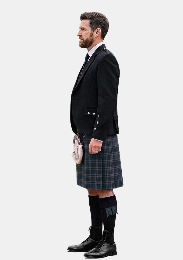 Traditional_St_Andrews_University_of_Kilt_and_Argyle_Jacket_Kilt_Outfits_left_image