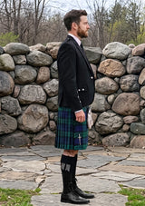 Traditional_Wallace_Blue_Tartan_46_Kilt_and_Argyle_Jacket_Kilt_Outfit_right_image