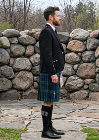 Traditional_Wallace_Blue_Tartan_46_Kilt_and_Argyle_Jacket_Kilt_Outfit_right_image