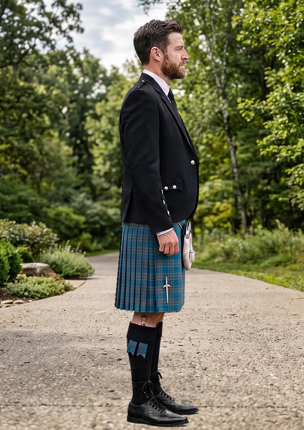 Traditional_Wylie_Tartan_2465_Kilt_and_Argyle_Jacket_Kilt_Outfit_right_image